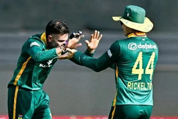 অস্ট্রেলিয়াকে উড়িয়ে সিরিজে দক্ষিণ আফ্রিকার শুভসূচনা
